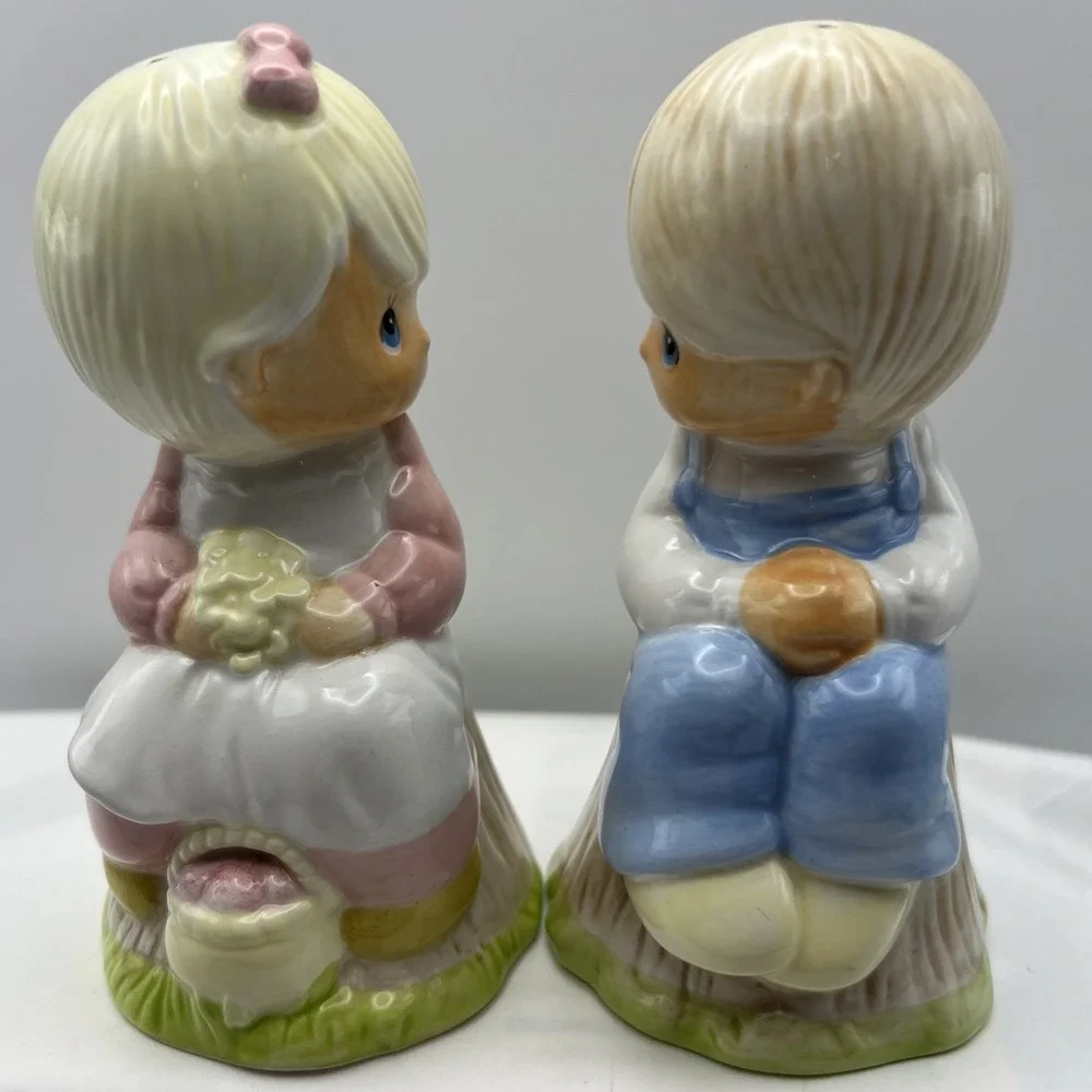 Precious Moments Boy & Girl ~ Love One Another Salt & Pepper Shakers